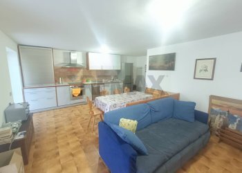 Sala da pranzo - Trilocale via Costaiolo
 
10, Selvino - foto 2