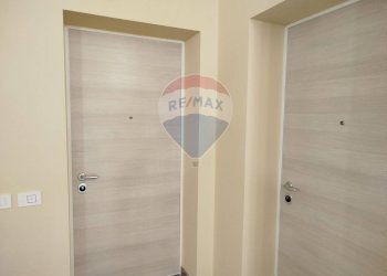 Hall / corridoio - Three-room apartment VIA GIOVANNI DI BELLA, Casorate Primo - photo 4