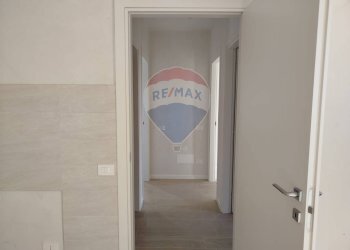 Hall / corridoio - Three-room apartment VIA GIOVANNI DI BELLA, Casorate Primo - photo 7