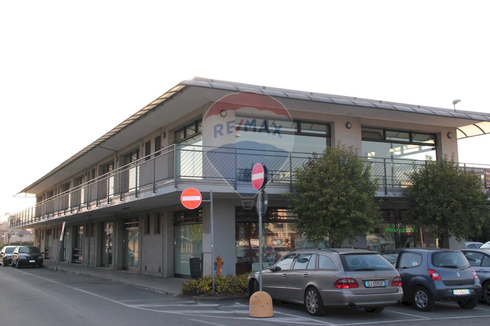 Edificio all\'aperto - Commercial Premises Via Rodari
 
14, Trezzano Rosa - photo 1