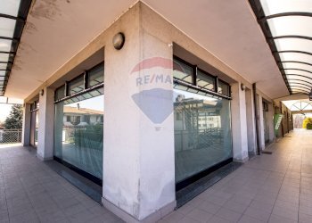 Terrazza - Locale Commerciale Via Rodari
 
14, Trezzano Rosa - foto 3