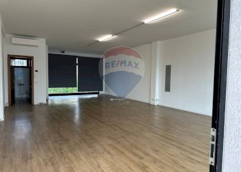 Stanza vuota - Locale Commerciale Via Rodari
 
14, Trezzano Rosa - foto 10