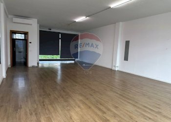 Stanza vuota - Locale Commerciale Via Rodari
 
14, Trezzano Rosa - foto 15