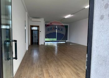 Stanza vuota - Locale Commerciale Via Rodari
 
14, Trezzano Rosa - foto 19