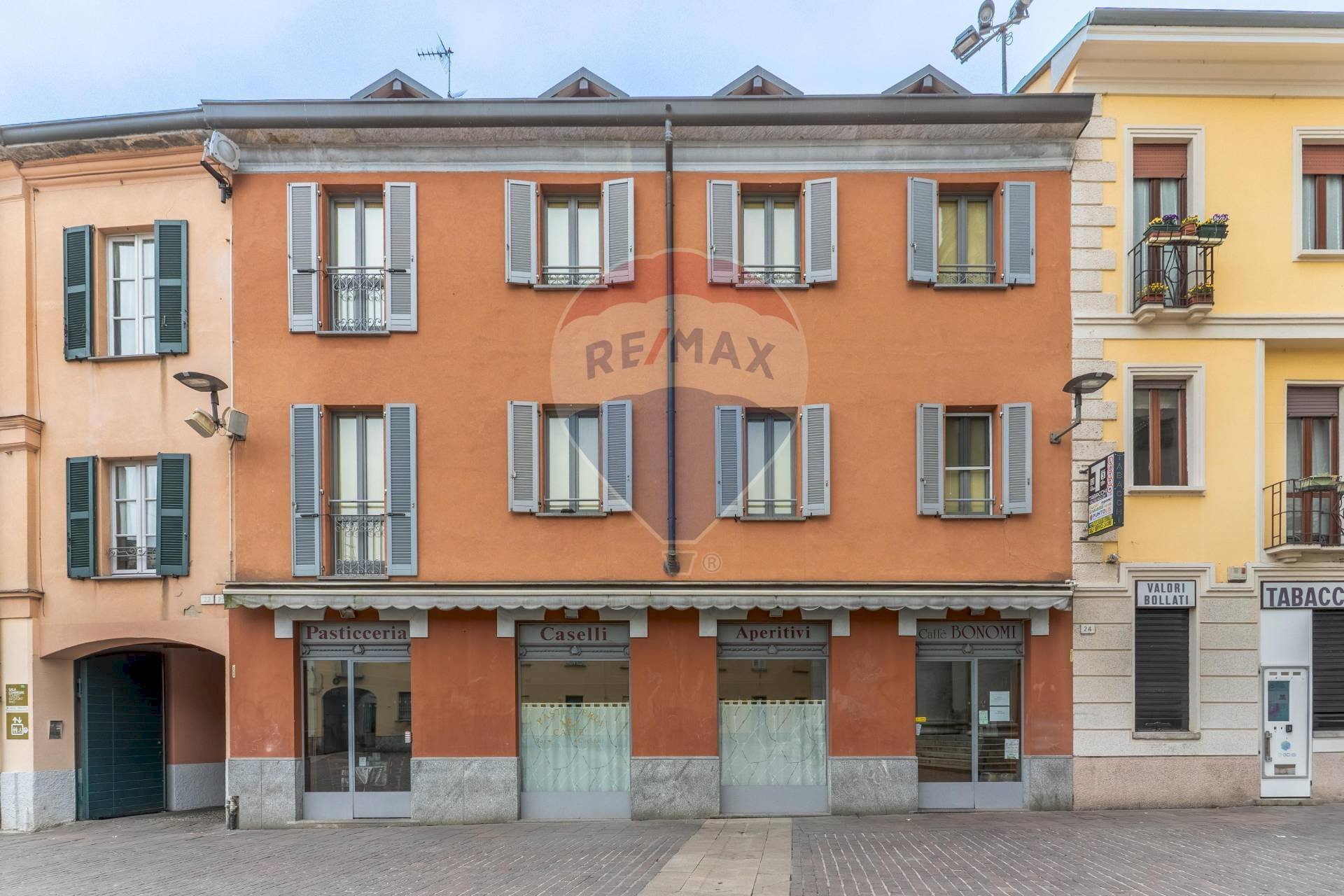 Edificio all\'aperto - Bar Tavola Calda - Fredda Piazza San Vittore
3, Rho - foto 2
