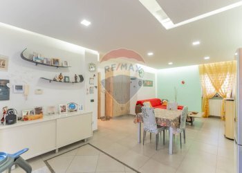 Sala da pranzo - Casa semi indipendente Via Montello
 
21, Fagnano Olona - foto 1