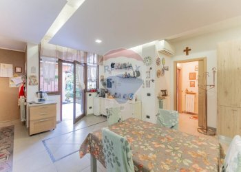 Sala da pranzo - Casa semi indipendente Via Montello
 
21, Fagnano Olona - foto 8