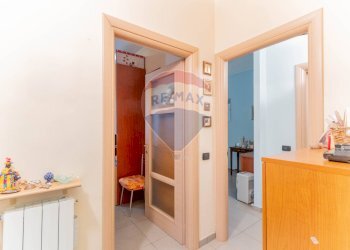 Hall / corridoio - Casa semi indipendente Via Montello
 
21, Fagnano Olona - foto 10