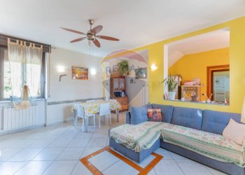 Sala da pranzo - Casa semi indipendente Via Montello
 
21, Fagnano Olona - foto 22