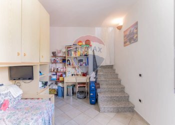 Scale - Casa semi indipendente Via Montello
 
21, Fagnano Olona - foto 39