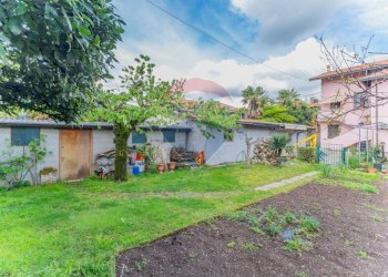 Giardino - Casa semi indipendente Via Montello
 
21, Fagnano Olona - foto 64