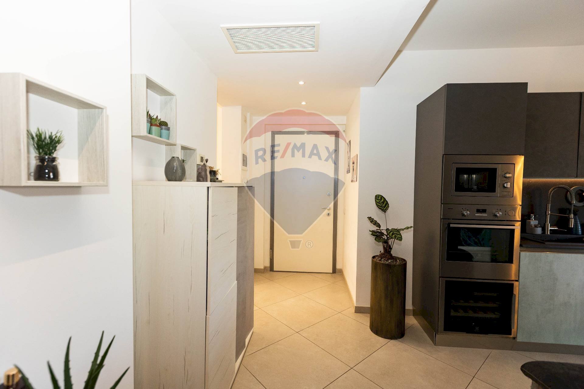 Hall / corridoio - Quadrilocale Via Marconi
 
23, Binasco - foto 3