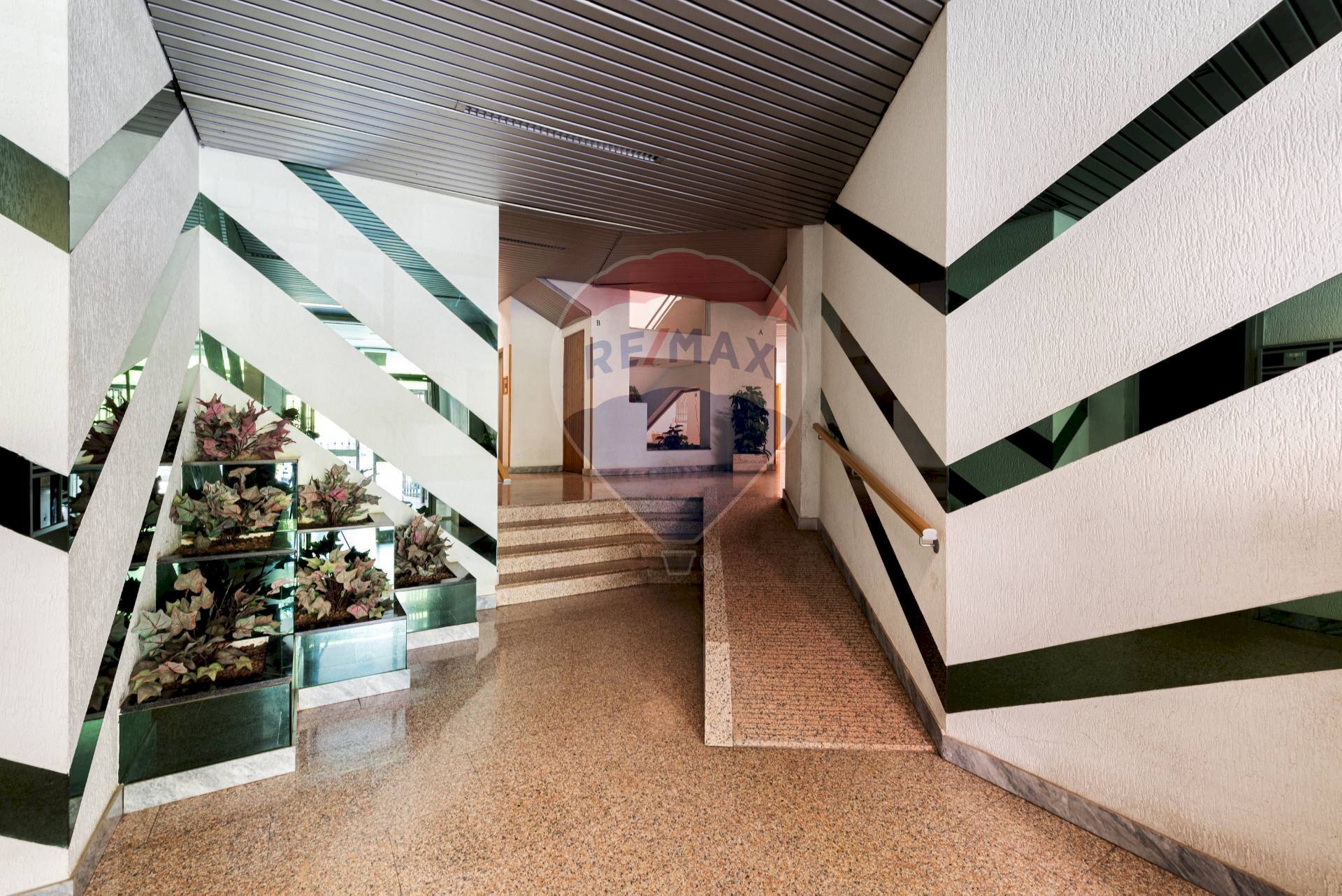 Ricezione / Lobby - Quadrilocale Via Mare Di Bering
 
20, Roma - foto 3