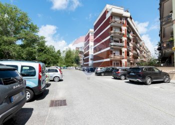 Edificio all\'aperto - Quadrilocale Via Mare Di Bering
 
20, Roma - foto 1