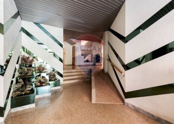 Ricezione / Lobby - Quadrilocale Via Mare Di Bering
 
20, Roma - foto 3