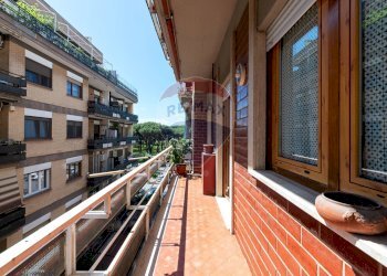 Balcone - Quadrilocale Via Mare Di Bering
 
20, Roma - foto 11