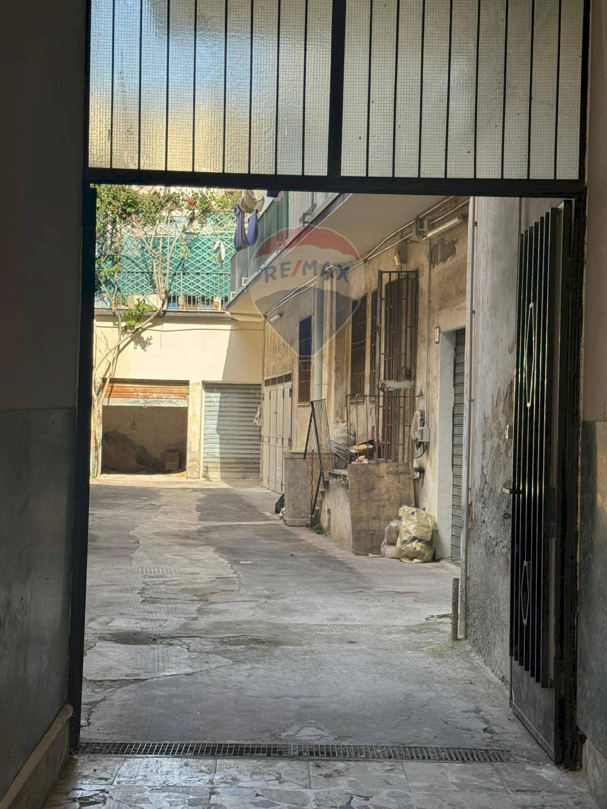 Edificio all\'aperto - Box VIA CARONDA
270 B, Catania - foto 3