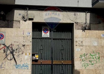 Edificio all\'aperto - Box VIA CARONDA
 
270 B, Catania - foto 1