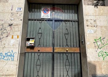 Edificio all\'aperto - Box VIA CARONDA
 
270 B, Catania - foto 2