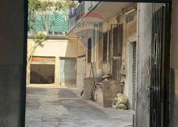 Edificio all\'aperto - Box VIA CARONDA
 
270 B, Catania - foto 3