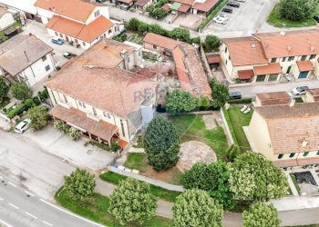 Edificio all\'aperto - Residence Via Roma
41, Jolanda di Savoia - foto 3