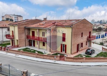 Casa all\'aperto - Villa Bifamiliare Via Fiorini
 
36L, Copparo - foto 12