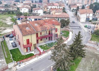 Edificio all\'aperto - Villa Bifamiliare Via Fiorini
 
36L, Copparo - foto 16
