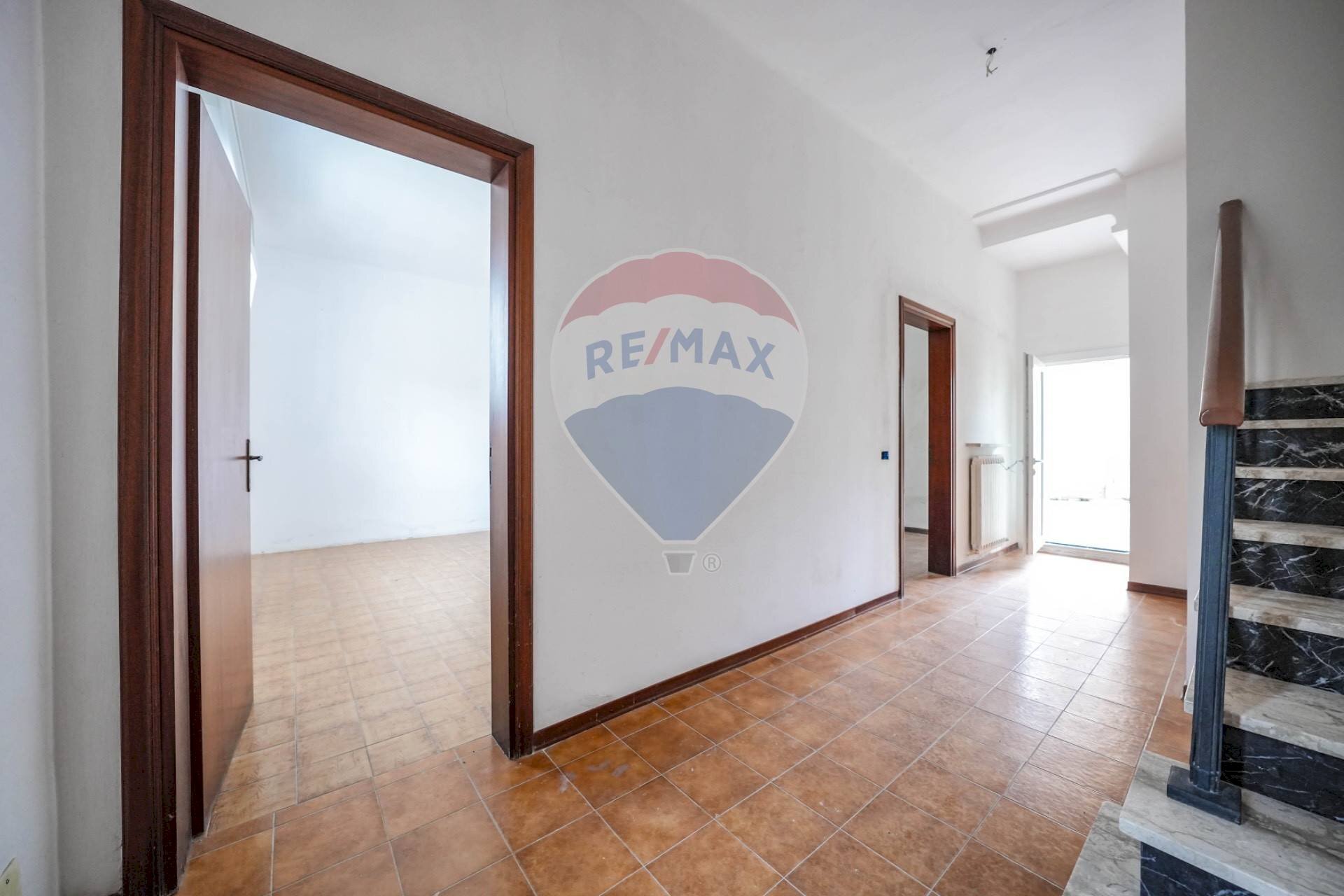 Hall / corridoio - Independent house Via Del Lavoro
 
19, Tresignana - photo 3