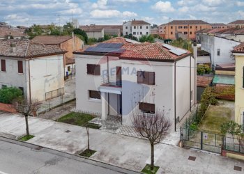 Casa all\'aperto - Casa indipendente Via Del Lavoro
 
19, Tresignana - foto 1