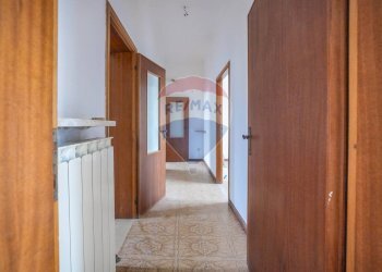 Hall / corridoio - Casa indipendente Via Del Lavoro
 
19, Tresignana - foto 31