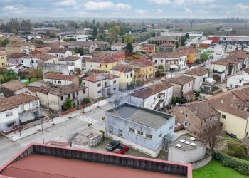 Edificio all\'aperto - Casa indipendente Via Del Lavoro
 
19, Tresignana - foto 40