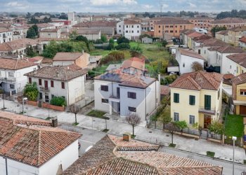 Casa all\'aperto - Casa indipendente Via Del Lavoro
 
19, Tresignana - foto 43