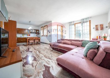 Soggiorno - Villa Viale Nord
 
8, Tresignana - foto 1