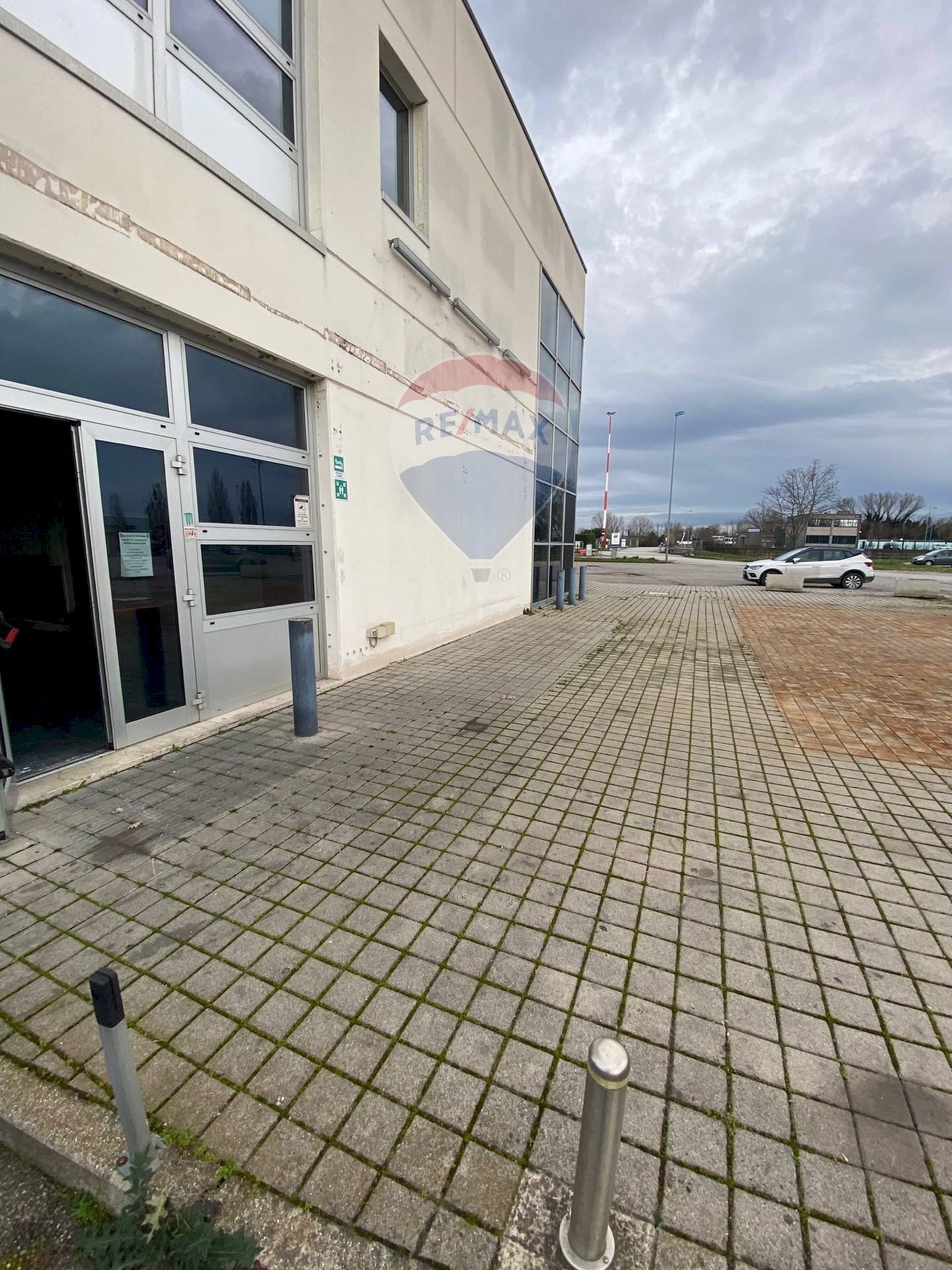 Edificio all\'aperto - Locale Commerciale Viale delle Industrie
53A, Rovigo - foto 3