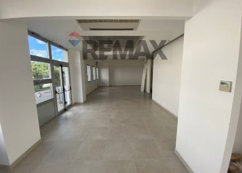 Hall / corridoio - Locale Commerciale Viale delle Industrie
 
53A, Rovigo - foto 4