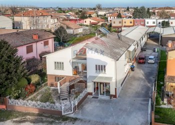 Casa all\'aperto - Villa Via Amendola
 
32, Castelmassa - foto 1