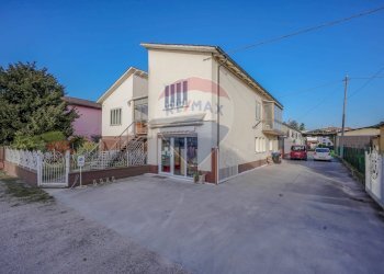 Casa all\'aperto - Villa Via Amendola
 
32, Castelmassa - foto 10