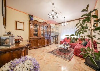 Soggiorno - Villa Via Amendola
 
32, Castelmassa - foto 41