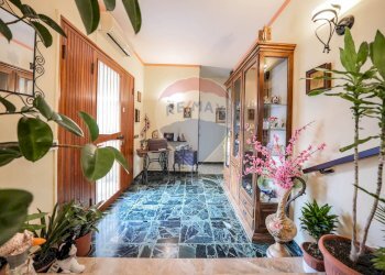 Hall / corridoio - Villa Via Amendola
 
32, Castelmassa - foto 47