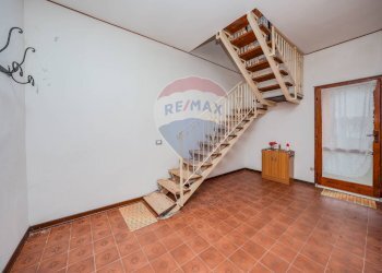 Scale - Villa a Schiera Via Leoncavallo
 
85, Comacchio - foto 19