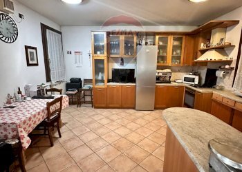 Cucina - Casa indipendente Via Nazionale
 
915/25, Bosaro - foto 2
