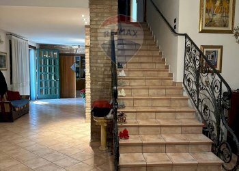 Ricezione / Lobby - Casa indipendente Via Nazionale
 
915/25, Bosaro - foto 5