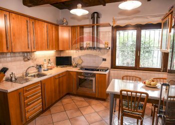 Cucina - Villa Strada Coramina
 
52, Ostellato - foto 21