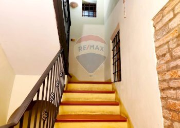 Scale androne condominiale - Quadrilocale Ferrara - foto 4