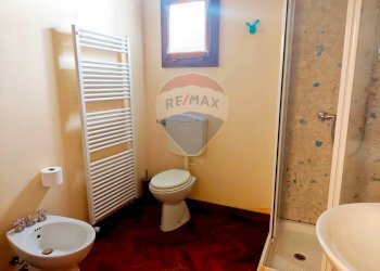 primo bagno dettagli - Quadrilocale Ferrara - foto 12