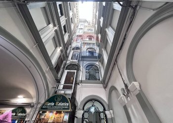 Edificio all\'aperto - Ufficio Via Toledo
329, Napoli - foto 5
