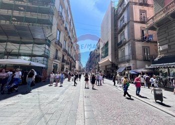 Edificio all\'aperto - Ufficio Via Toledo
329, Napoli - foto 26