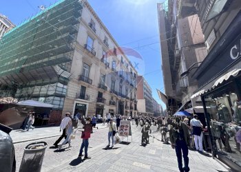 Edificio all\'aperto - Ufficio Via Toledo
329, Napoli - foto 28