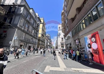 Edificio all\'aperto - Ufficio Via Toledo
329, Napoli - foto 29