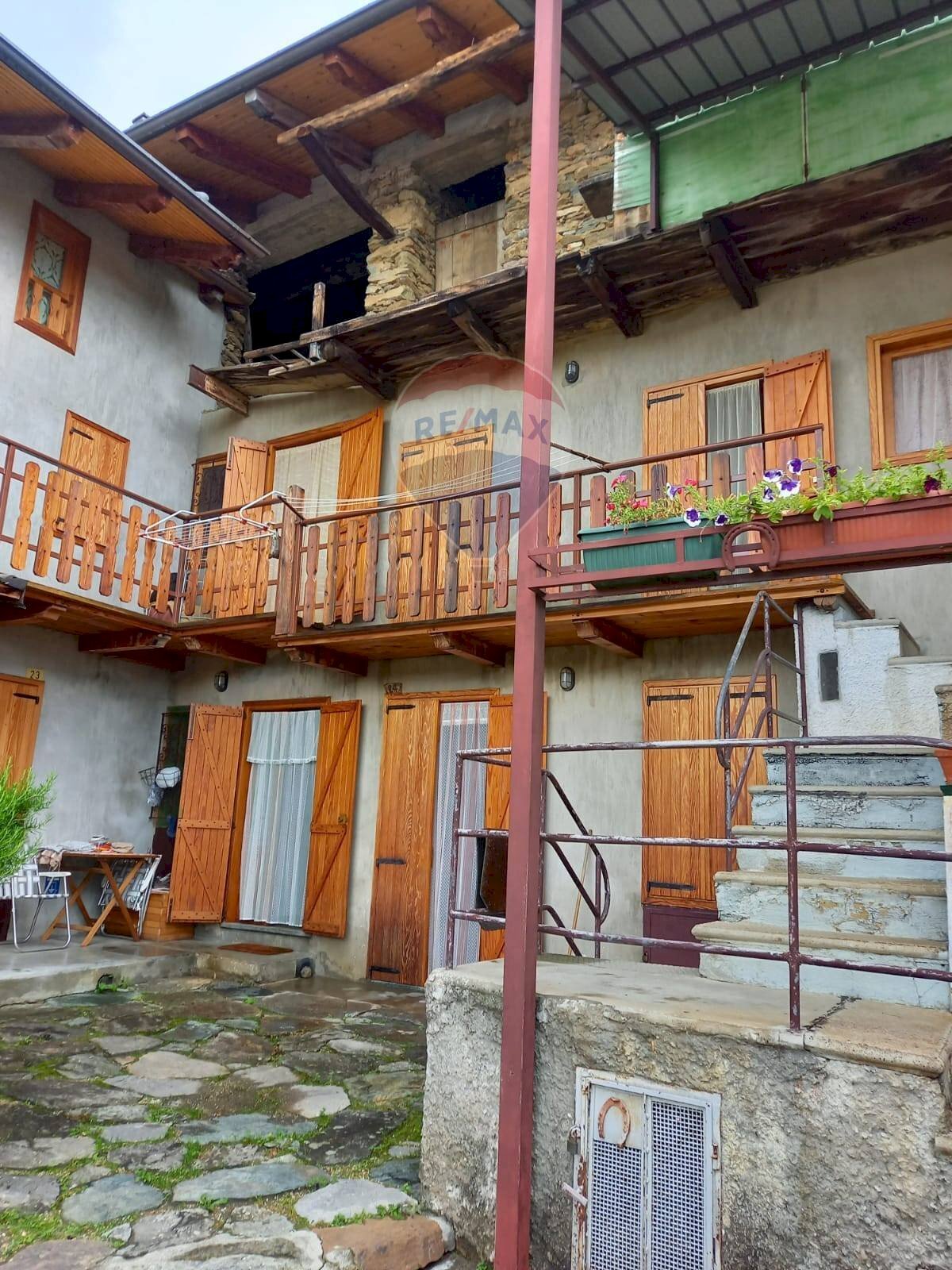 Edificio all\'aperto - Casa semi indipendente Borgata Favella
 
24, Rubiana - foto 1